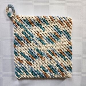 NWOT Crocheted Hot Pad With Hanging Loop